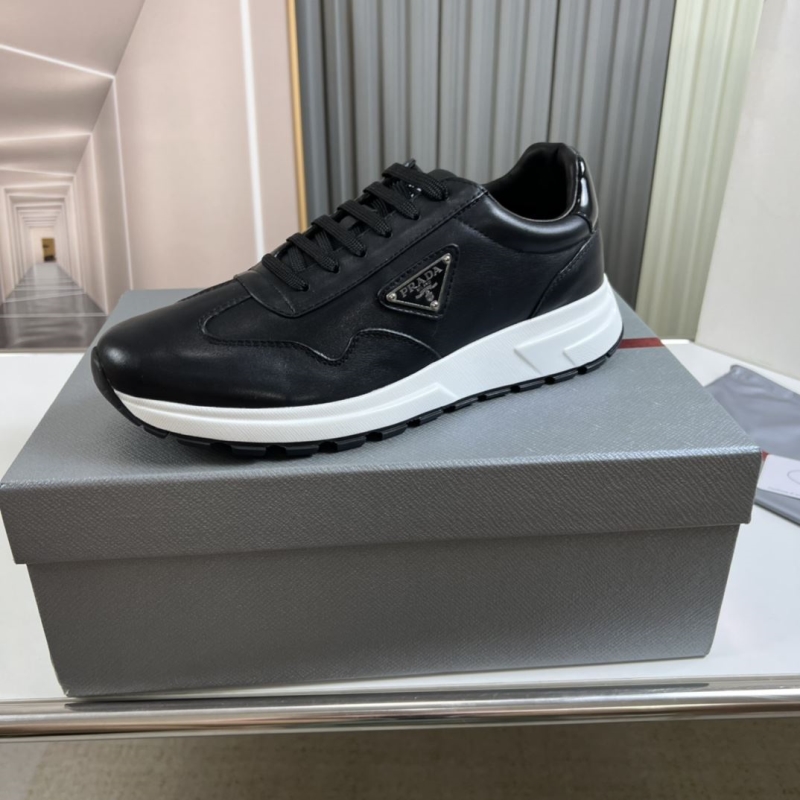 Pra*a casual shoes